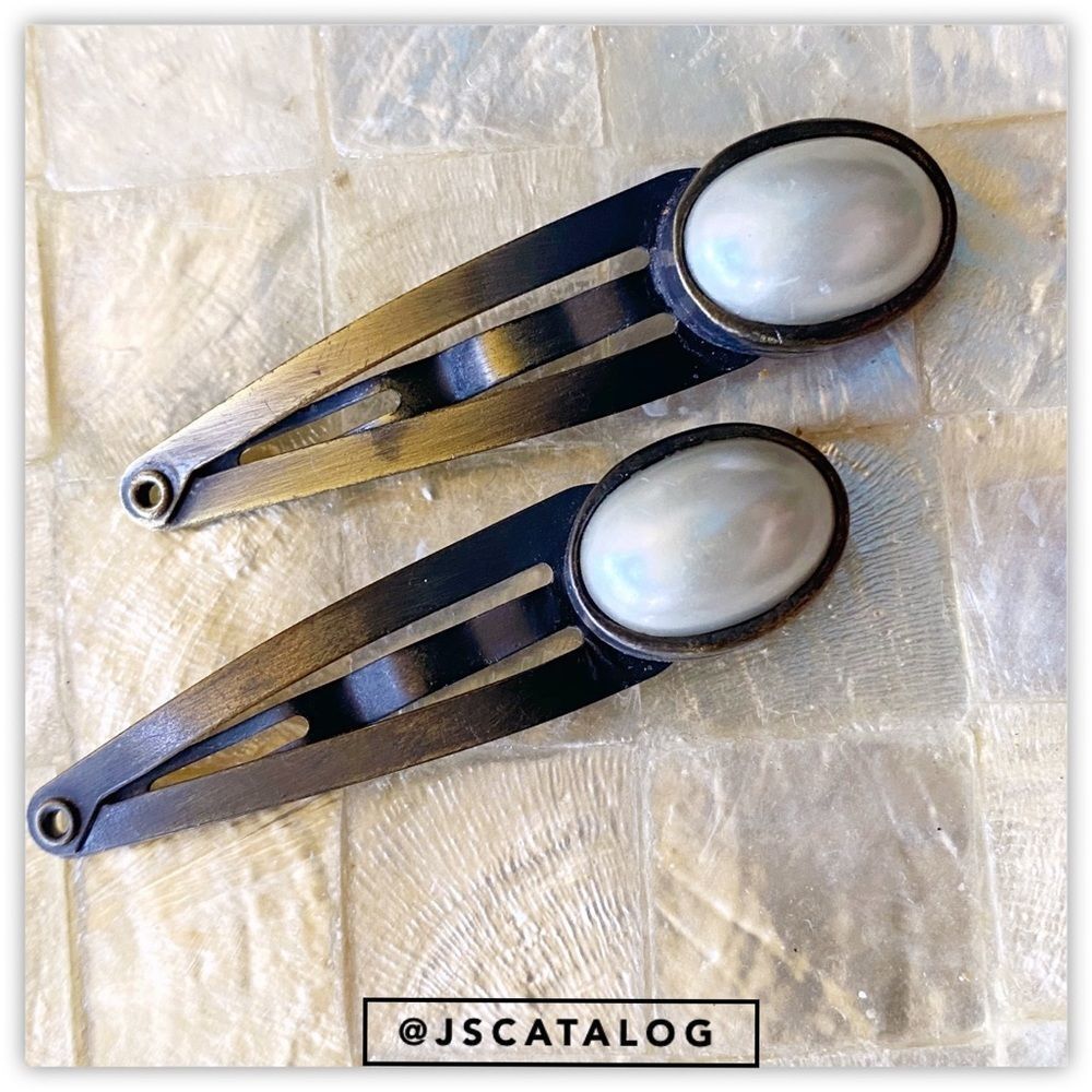 2 x Faux Pearl Cabochon on Copper Girls Barrettes